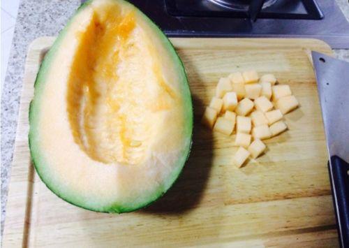 老头吃哈密瓜直播视频